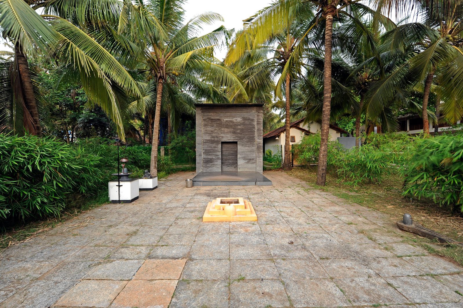 The havan kund under the palms — 2, Raht Aashyana Lakhanpal, Candolim, Goa