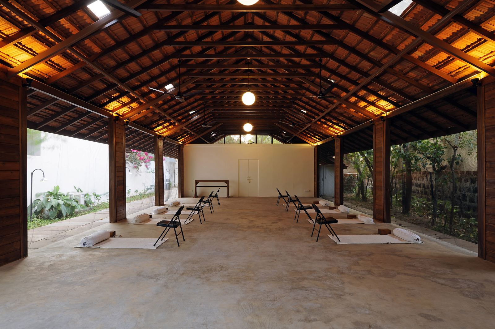 The open-sided yoga pavilion — pavilion empty, Raht Aashyana Lakhanpal, Candolim, Goa